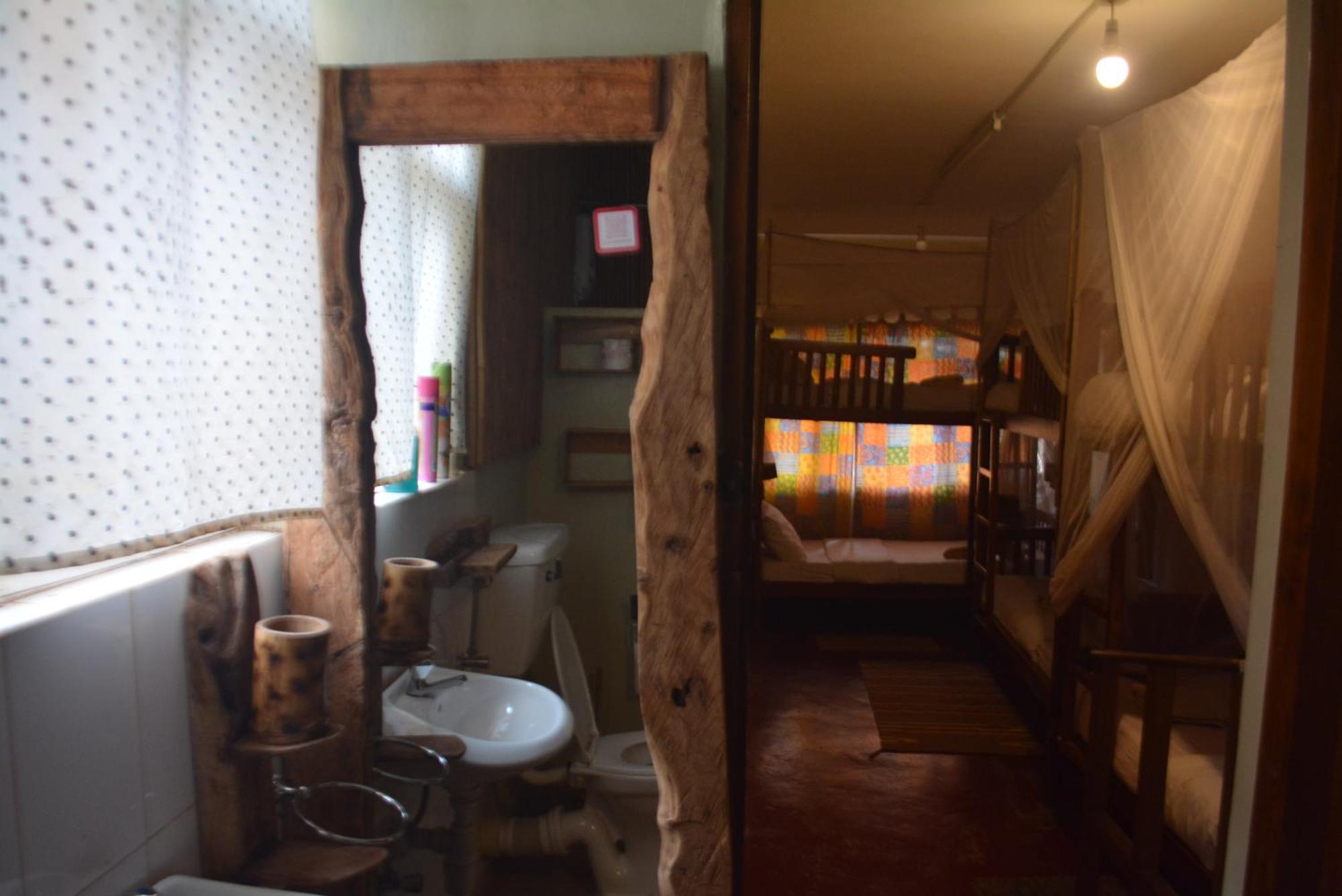 הוסטל Jinja Backpackers מראה חיצוני תמונה